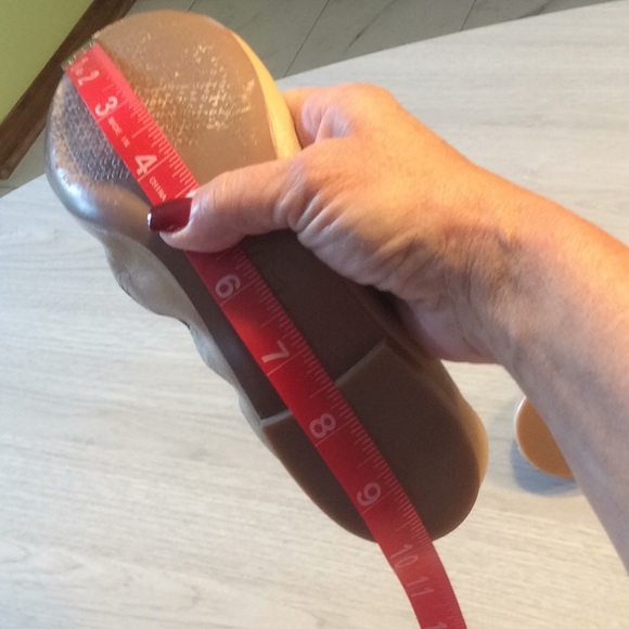 Tory Burch Tan Travel Leather Ballet Slipper Flats - Picture 15 of 16